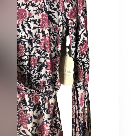 NEW Altar’d State Long Sleeve Floral Printed Romper Size Medium - Picture 7 of 9